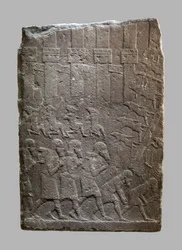 Cena de batalha dos assírios invadindo uma cidadela, c.704–681 aC (gipsita alabastro)
